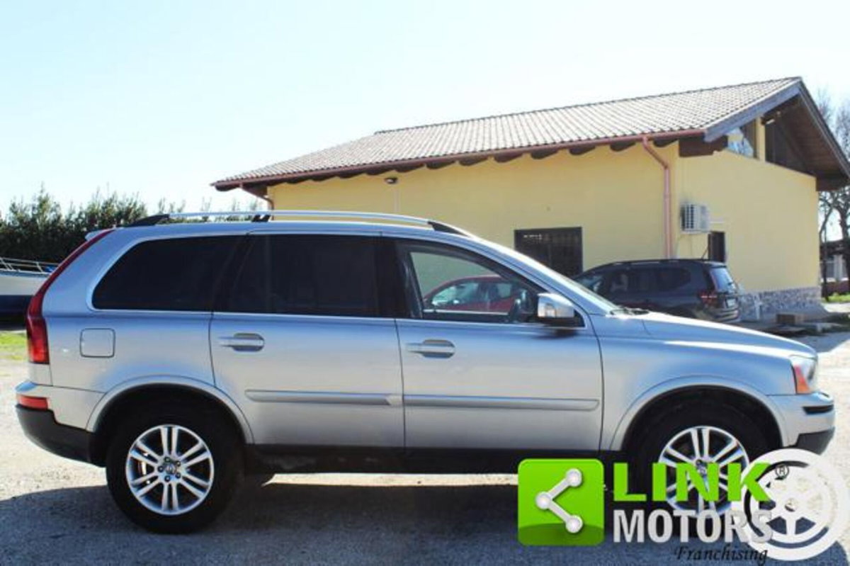 Volvo XC90 2.4 D5 185 CV AWD Executive (2)