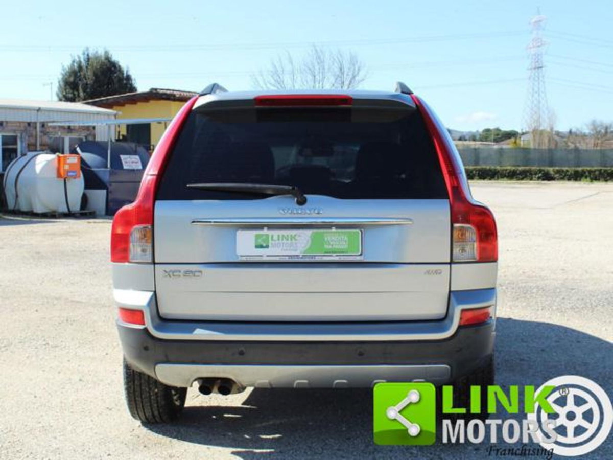 Volvo XC90 2.4 D5 185 CV AWD Executive (5)