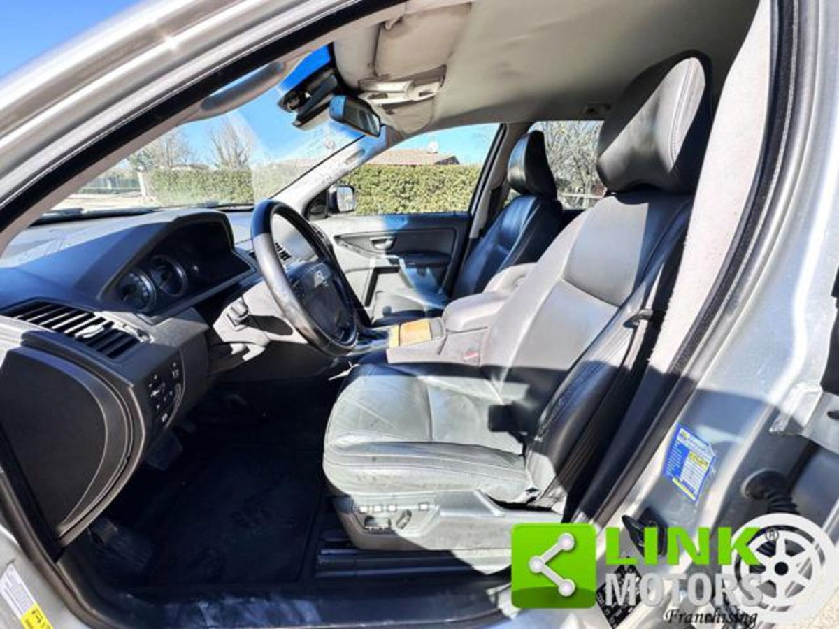 Volvo XC90 2.4 D5 185 CV AWD Executive (6)