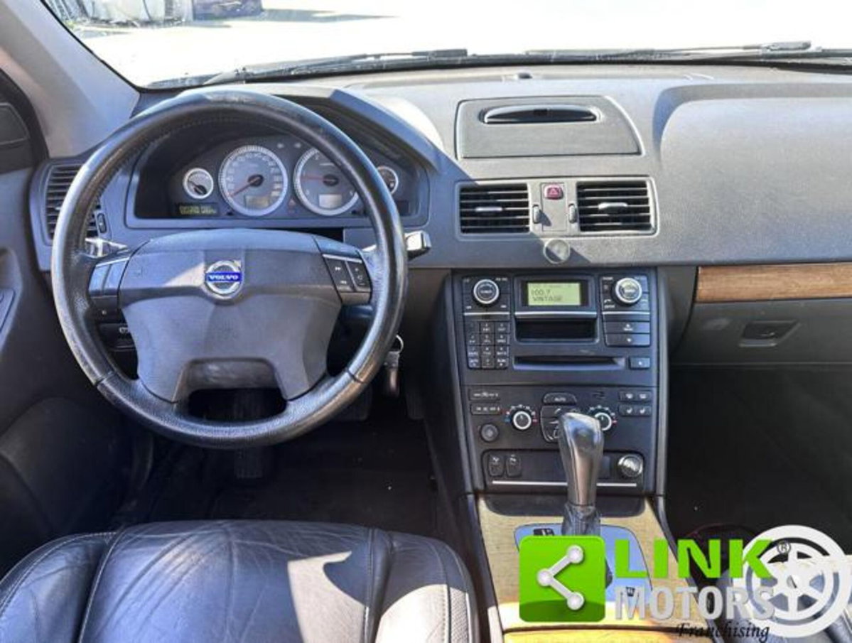 Volvo XC90 2.4 D5 185 CV AWD Executive (7)