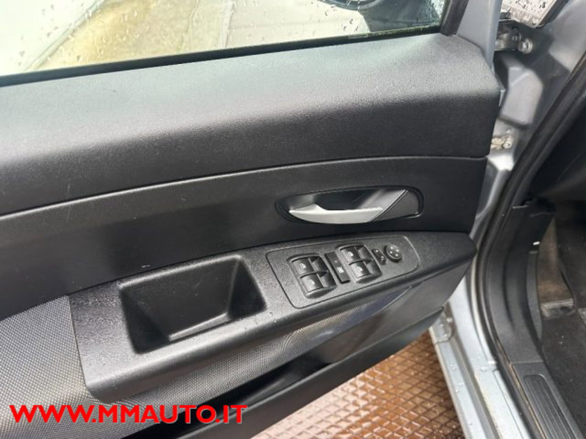 Fiat Grande Punto 1.3 MJT 75 CV 5 porte Dynamic (8)
