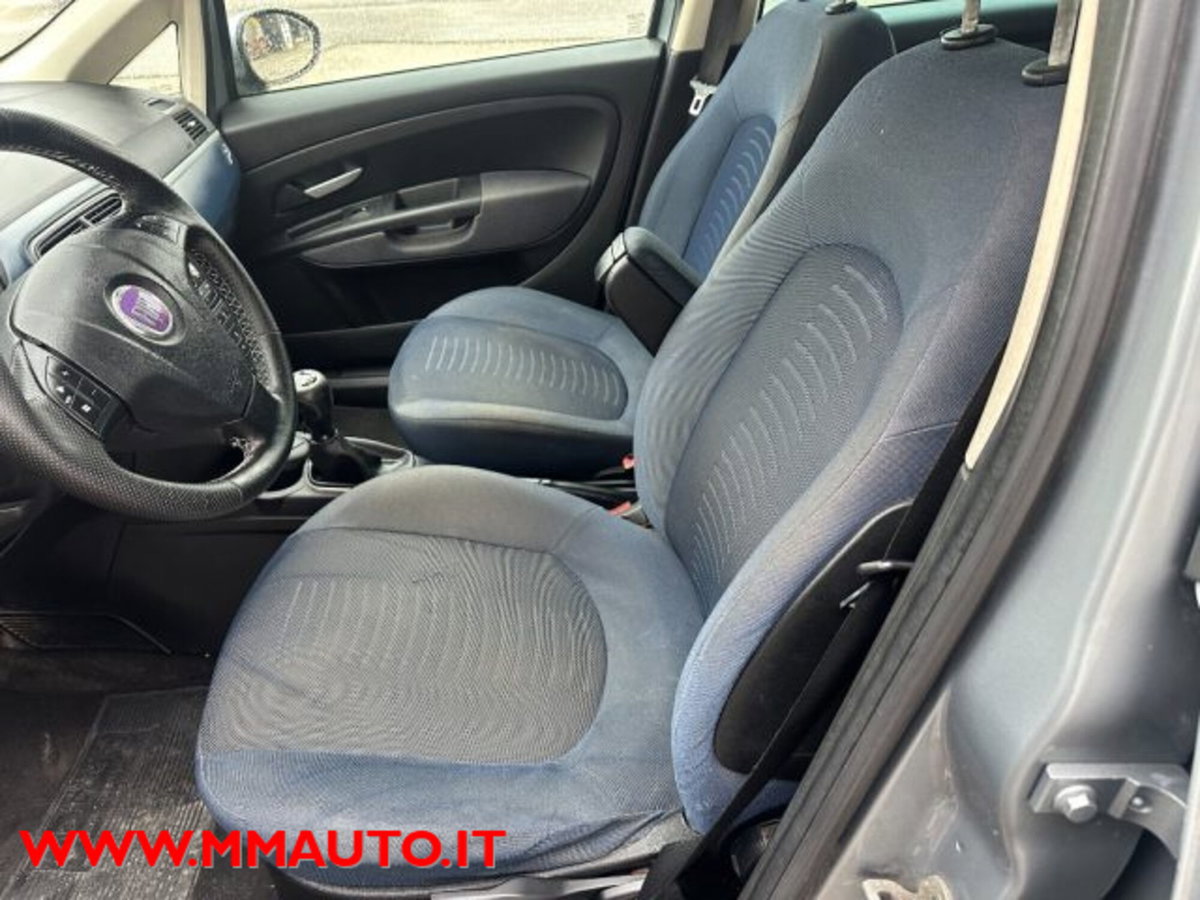 Fiat Grande Punto 1.3 MJT 75 CV 5 porte Dynamic (9)