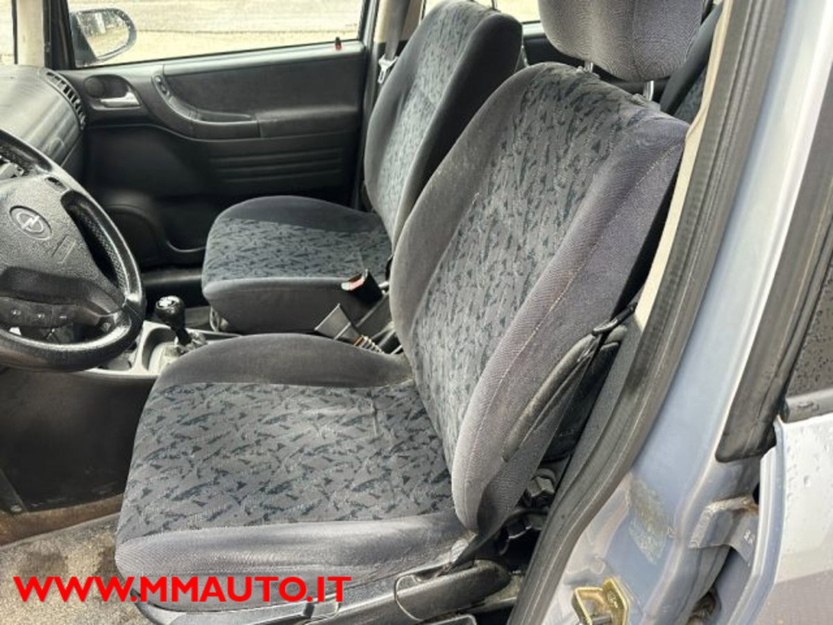 Opel Zafira 16V DTI cat Elegance (13)
