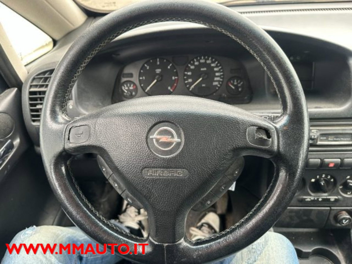 Opel Zafira 16V DTI cat Elegance (14)
