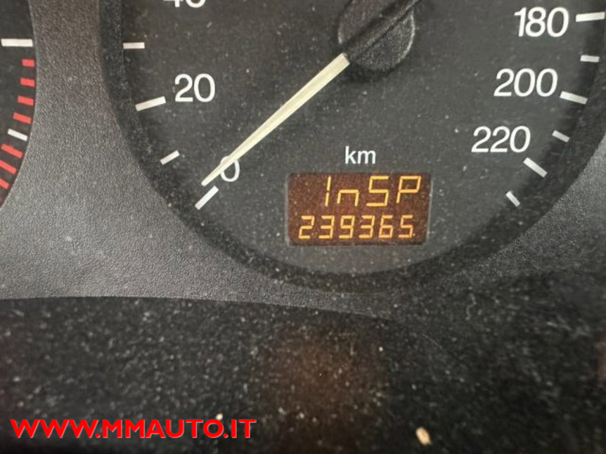 Opel Zafira 16V DTI cat Elegance (16)