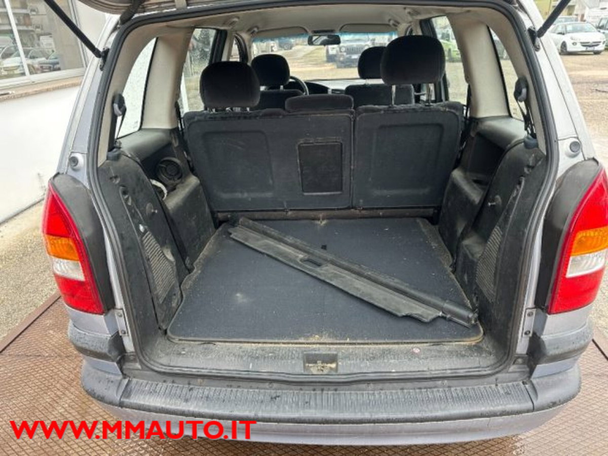 Opel Zafira 16V DTI cat Elegance (8)