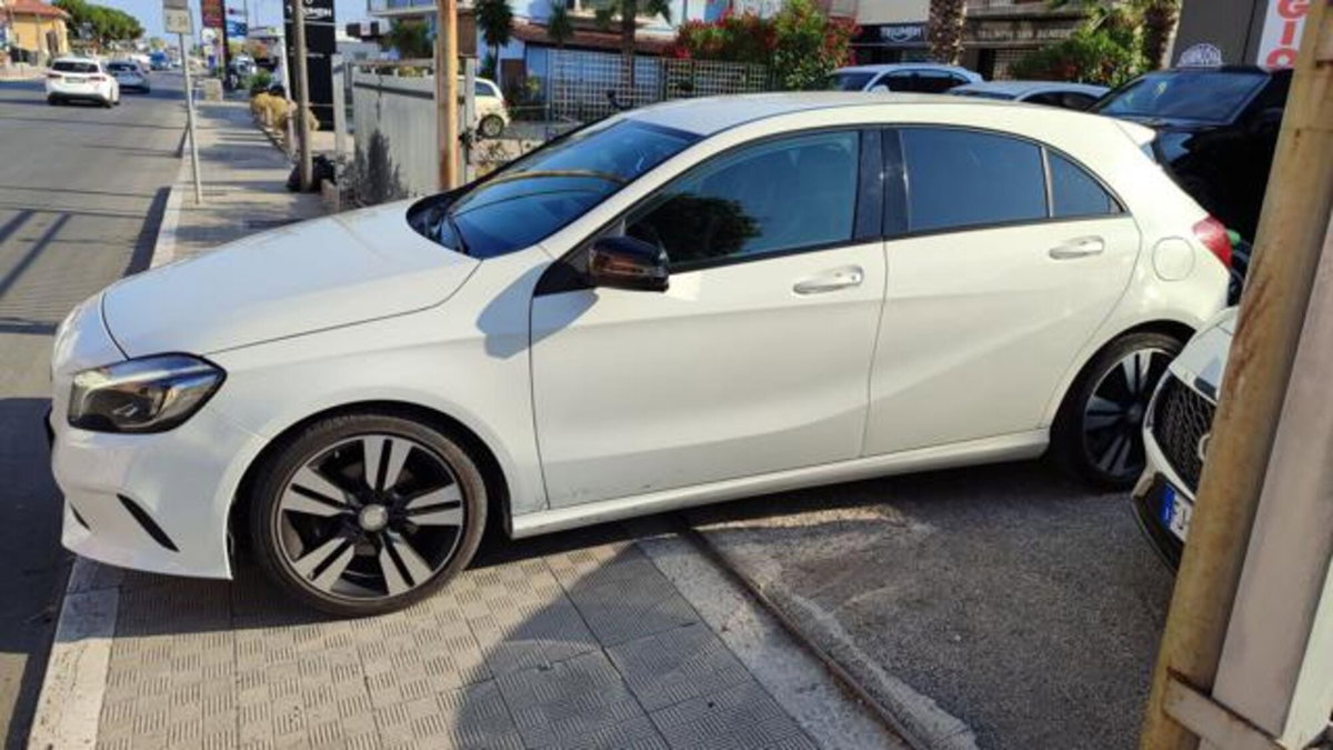 Mercedes-Benz Classe A 200 d Automatic 4Matic Premium (4)