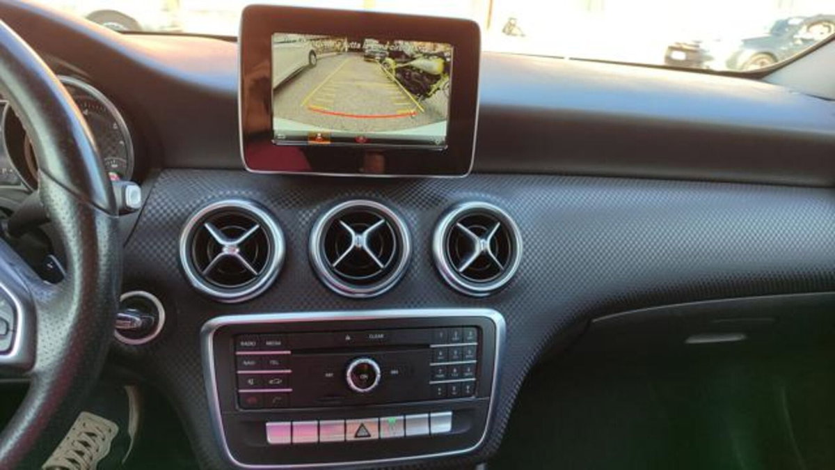 Mercedes-Benz Classe A 200 d Automatic 4Matic Premium (8)