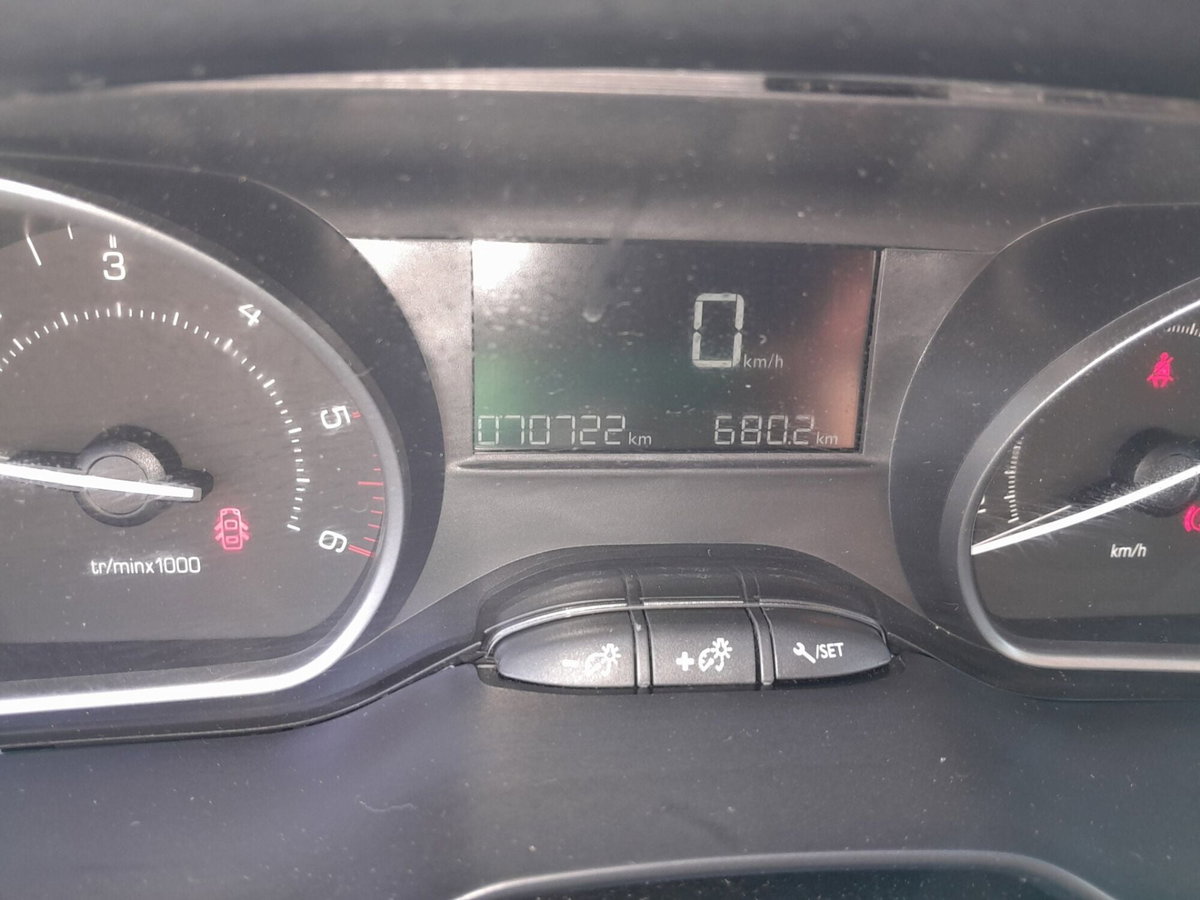 Peugeot 2008 75 Active (19)