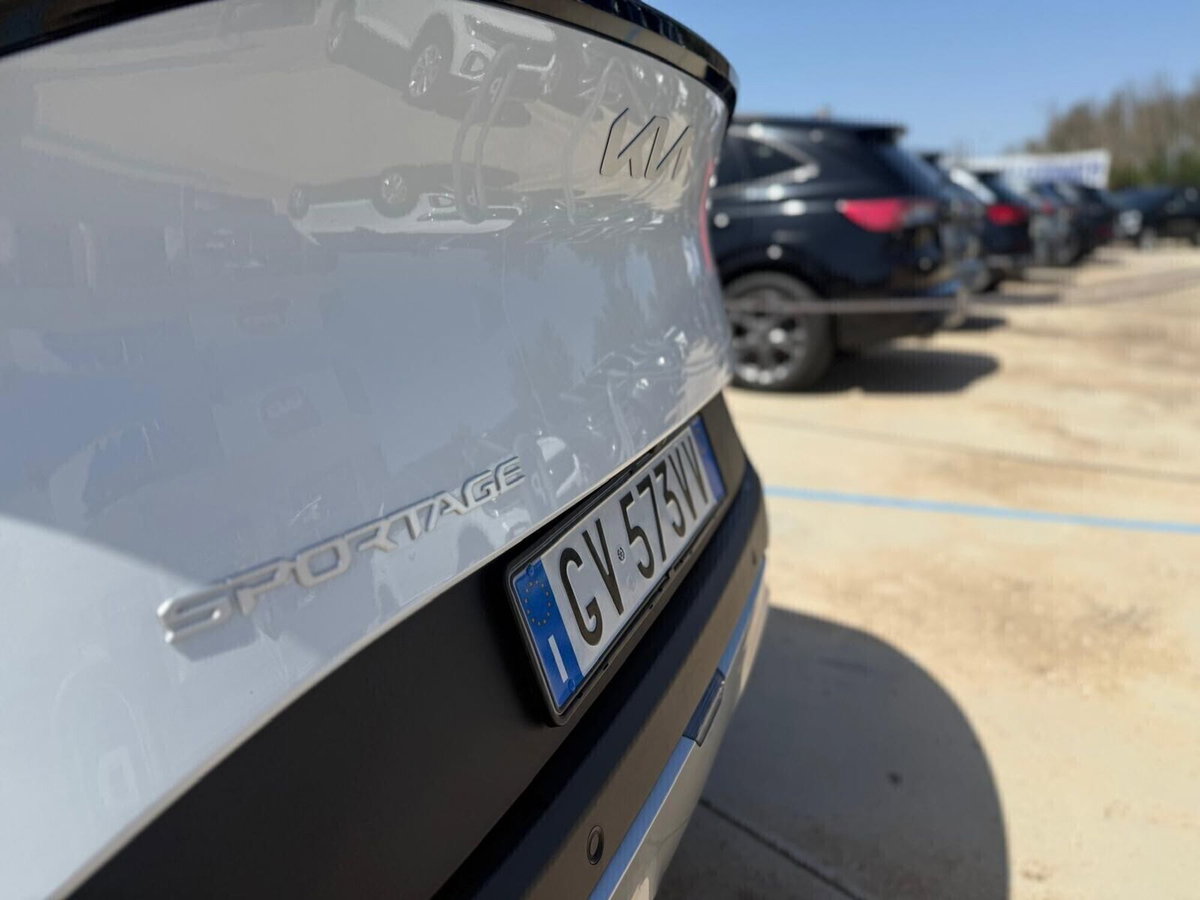 Kia Sportage 1.6 crdi mhev Business dct (15)