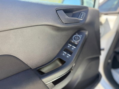 Ford Fiesta 1.5 EcoBlue 5 porte Titanium (15)