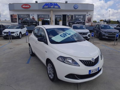 Lancia Ypsilon 1.2 69 CV 5 porte GPL Alberta Ferretti usata