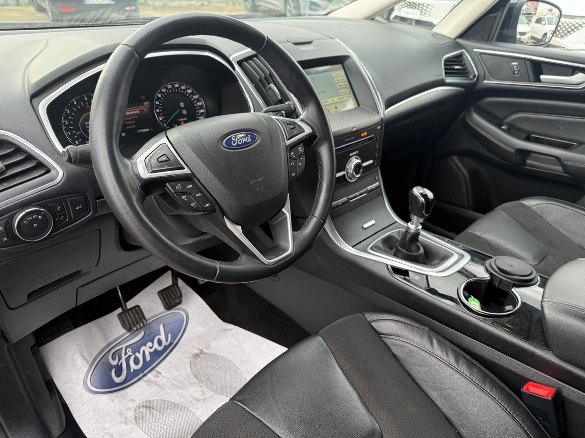 Ford S-Max 2.0 TDCi 180CV Start&Stop Powershift Titanium (18)