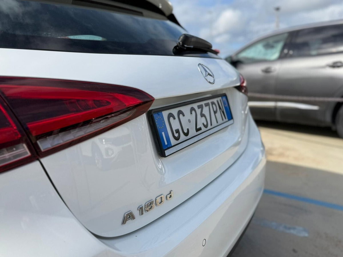Mercedes-Benz Classe A 180 d Automatic Business (12)