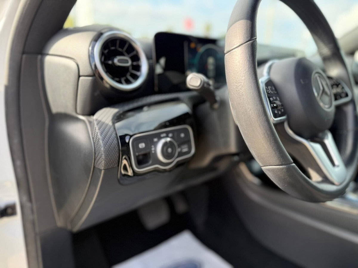 Mercedes-Benz Classe A 180 d Automatic Business (15)