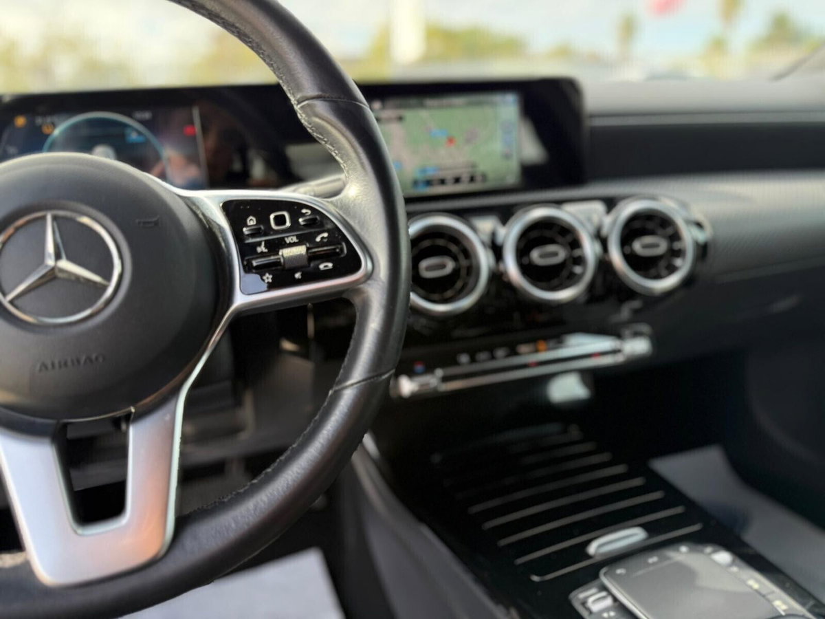 Mercedes-Benz Classe A 180 d Automatic Business (17)