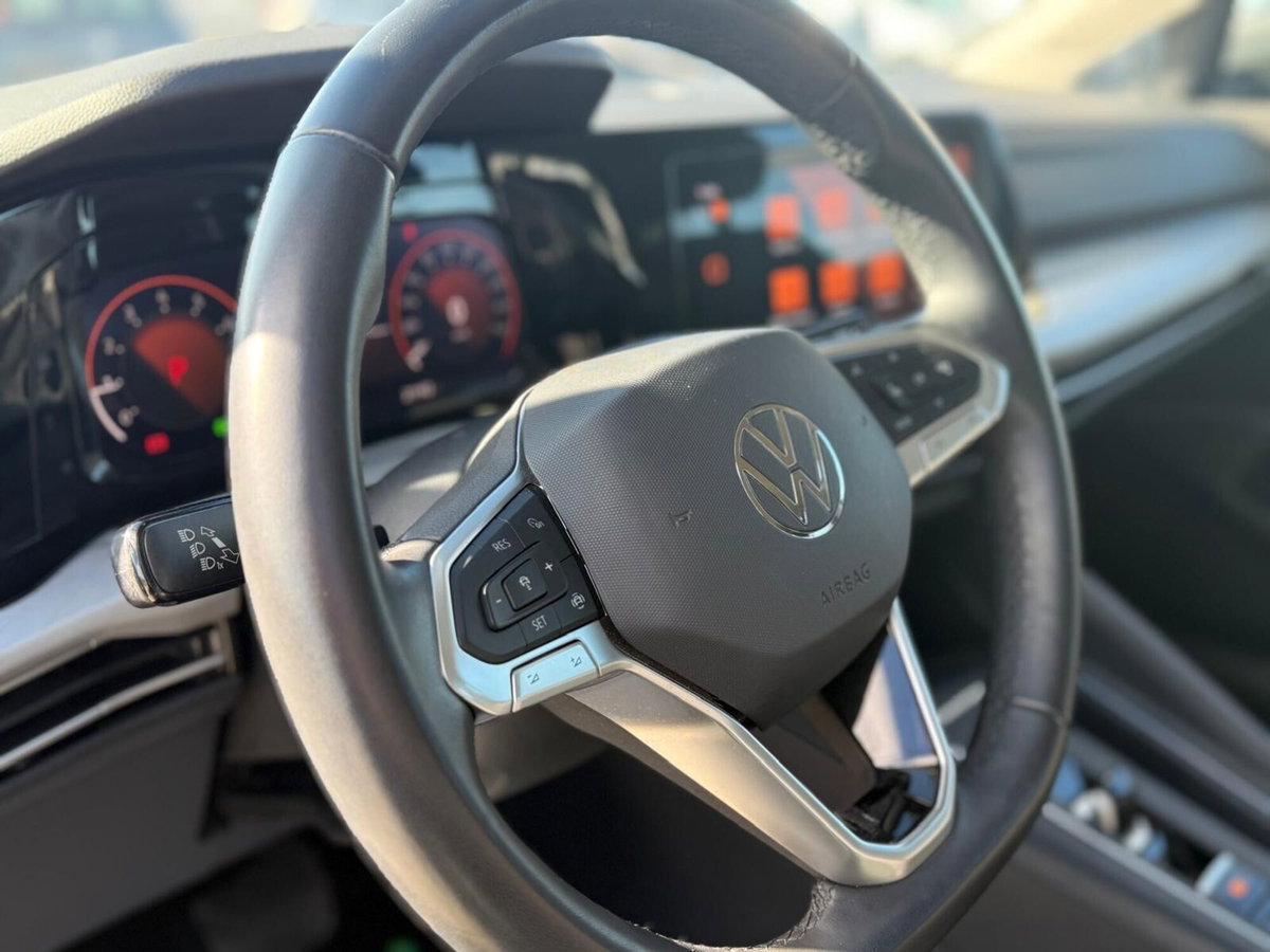 Volkswagen Golf 1.0 eTSI EVO DSG Life (14)