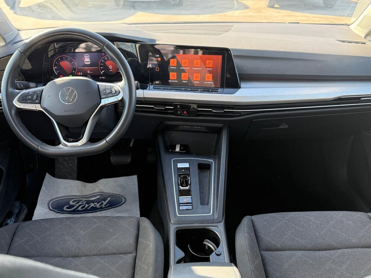 Volkswagen Golf 1.0 eTSI EVO DSG Life (16)