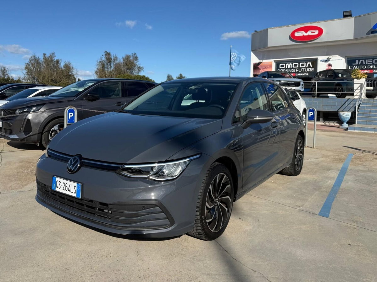 Volkswagen Golf 1.0 eTSI EVO DSG Life (5)