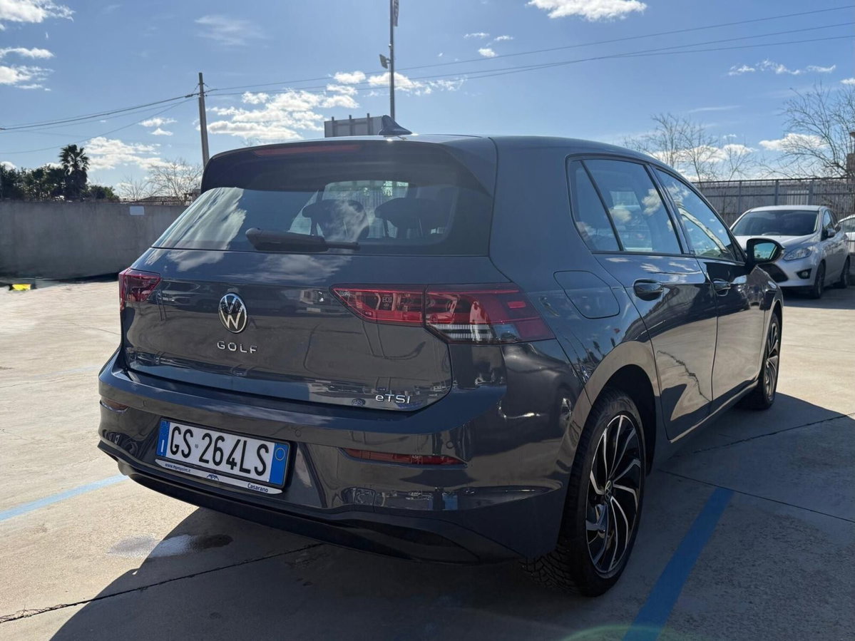 Volkswagen Golf 1.0 eTSI EVO DSG Life (8)