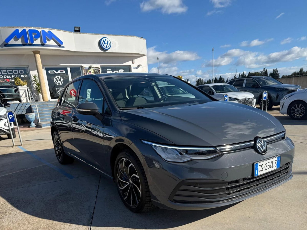 Volkswagen Golf 1.0 eTSI EVO DSG Life (10)