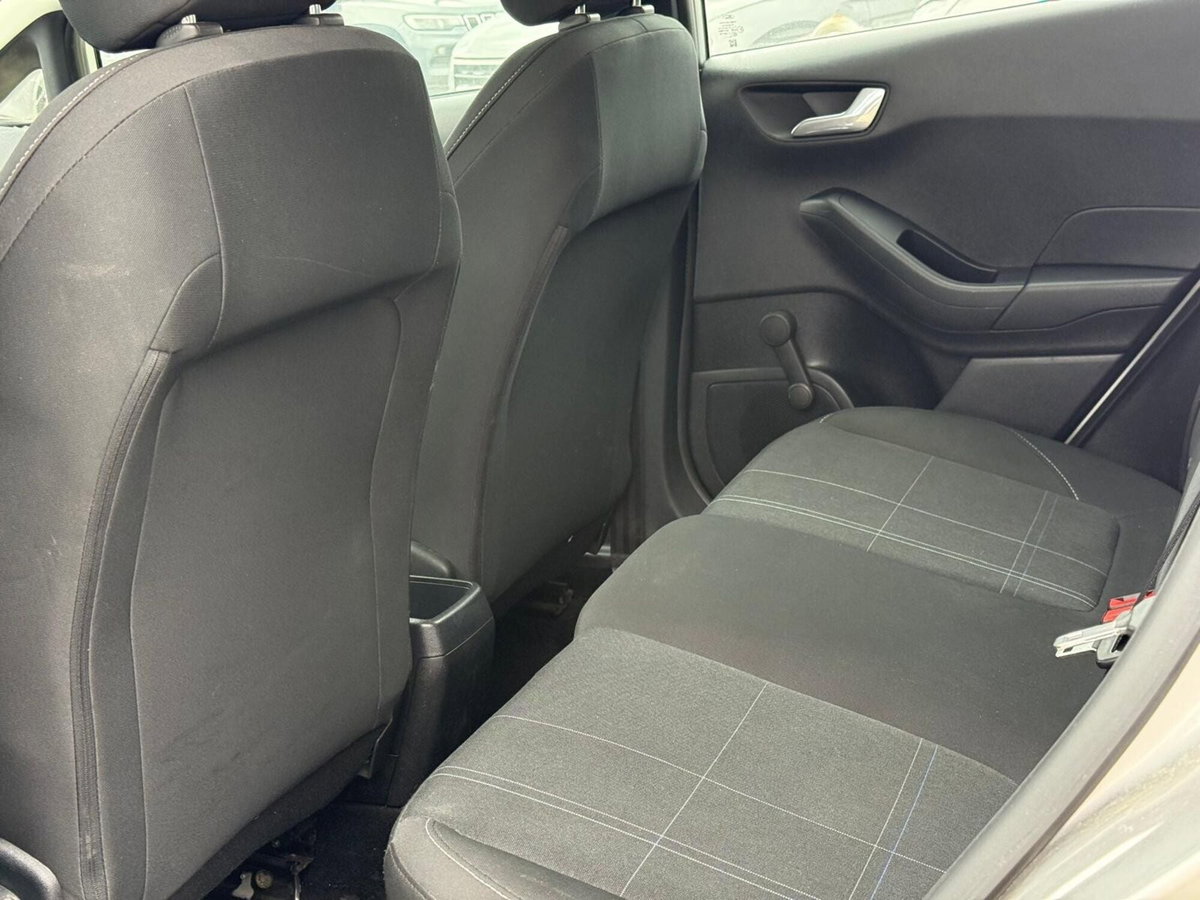 Ford Fiesta 1.1 75 CV GPL 5 porte Plus (17)