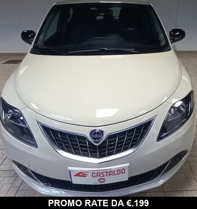 Lancia Ypsilon 1.0 FireFly 5 porte S&S Hybrid Ecochic Silver