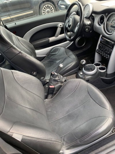 MINI Mini 1.6 16V Cooper (5)