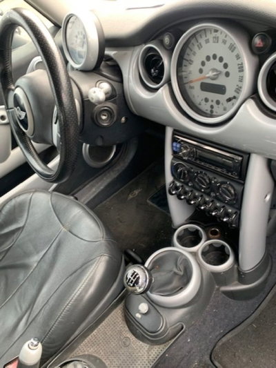 MINI Mini 1.6 16V Cooper (6)