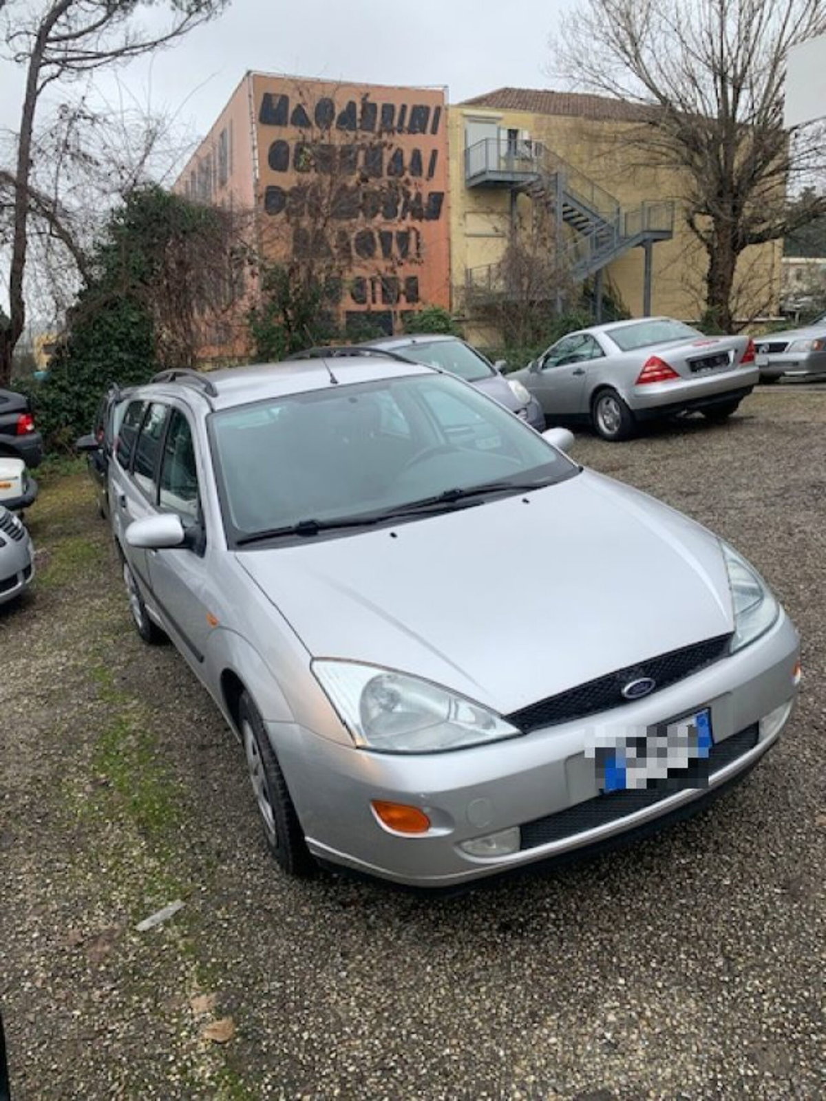 Ford Focus Station Wagon 1.6i 16V cat SW Ghia (2)