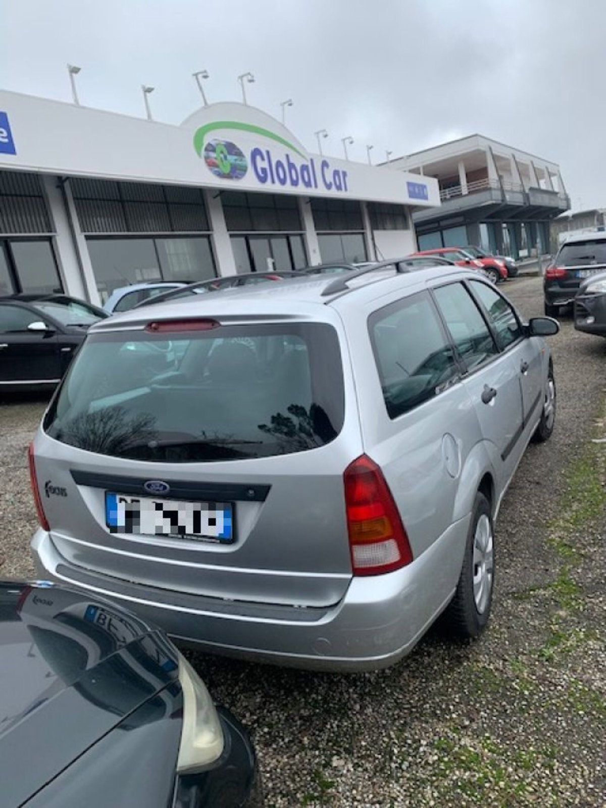 Ford Focus Station Wagon 1.6i 16V cat SW Ghia (3)