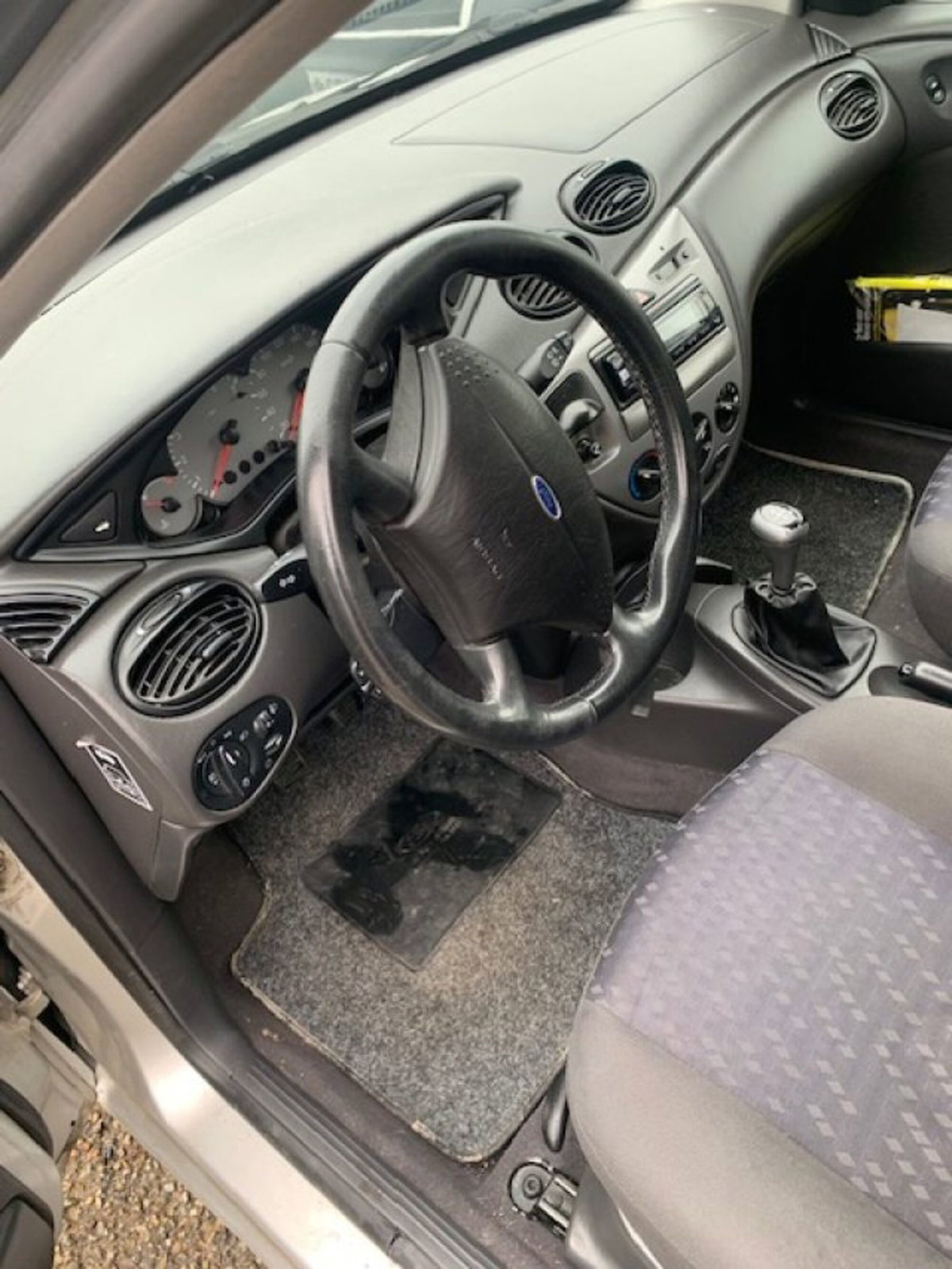 Ford Focus Station Wagon 1.6i 16V cat SW Ghia (7)