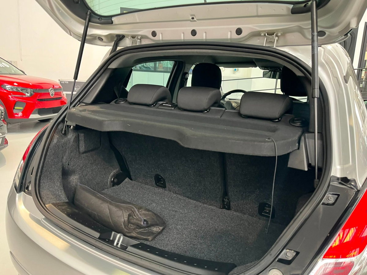 Lancia Ypsilon 1.2 69 CV 5 porte GPL Ecochic Silver (11)