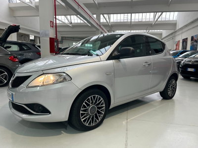 Lancia Ypsilon 1.2 69 CV 5 porte GPL Ecochic Silver (3)