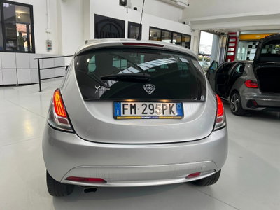 Lancia Ypsilon 1.2 69 CV 5 porte GPL Ecochic Silver (6)