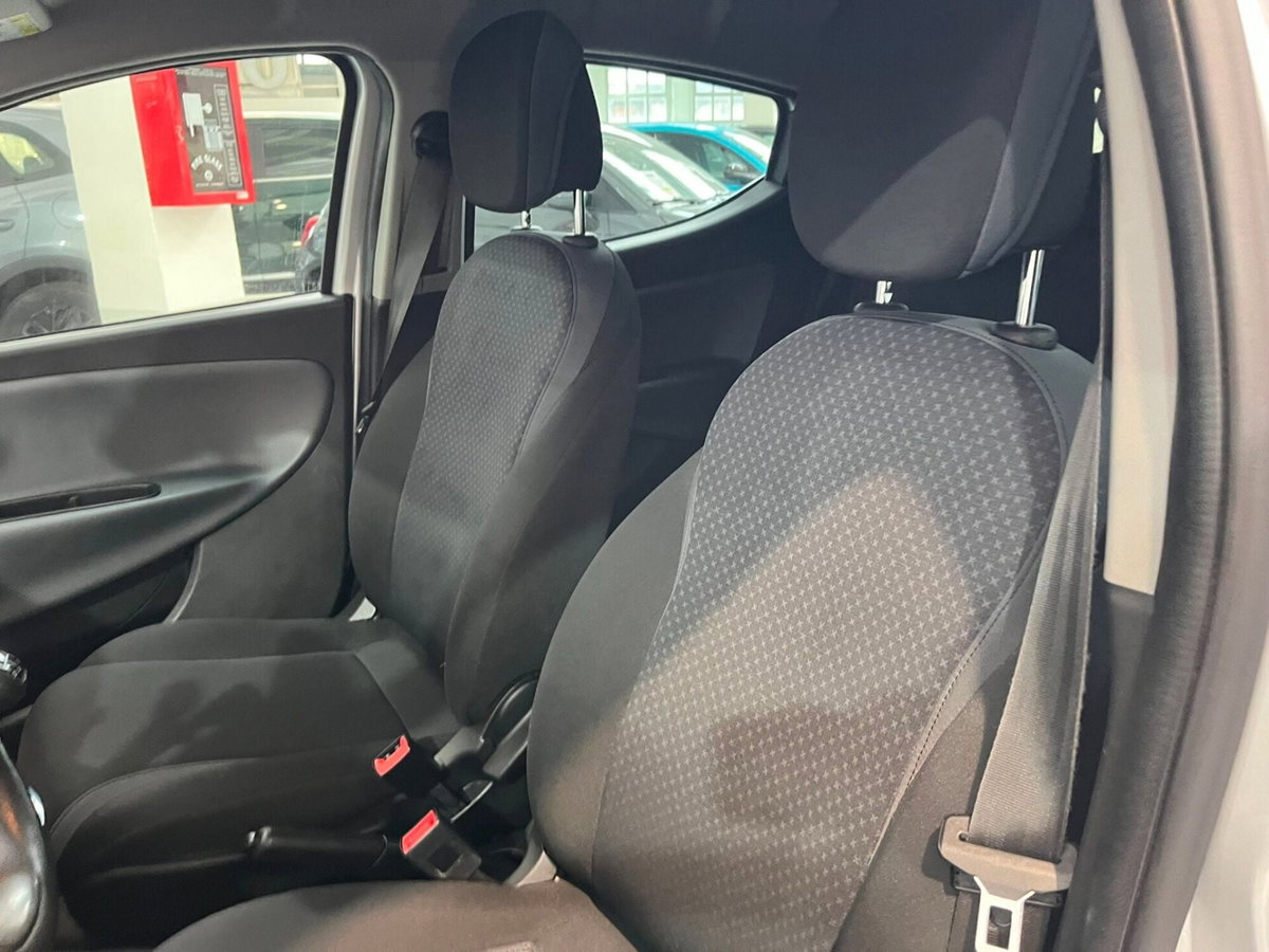 Lancia Ypsilon 1.2 69 CV 5 porte GPL Ecochic Silver (9)