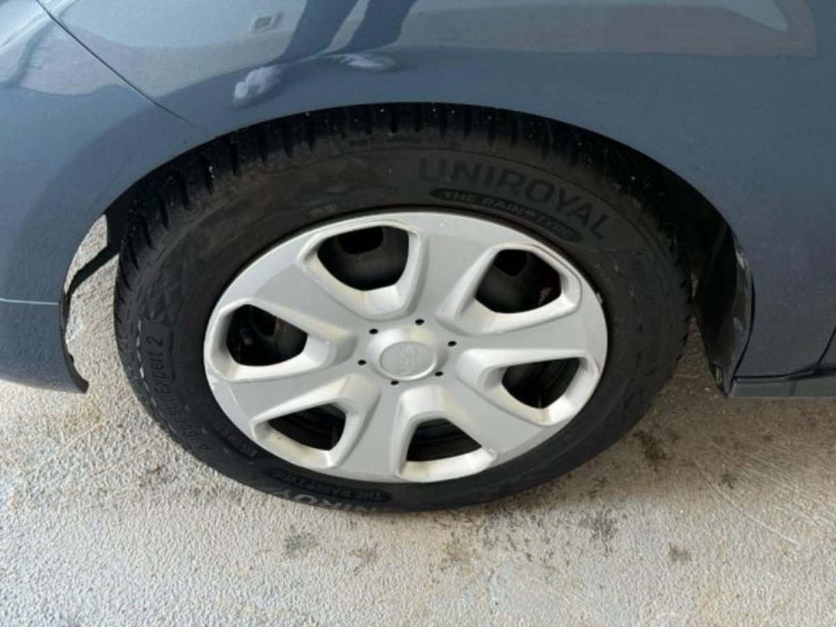 Ford Tourneo Courier 1.0 EcoBoost 100 CV Plus (4)