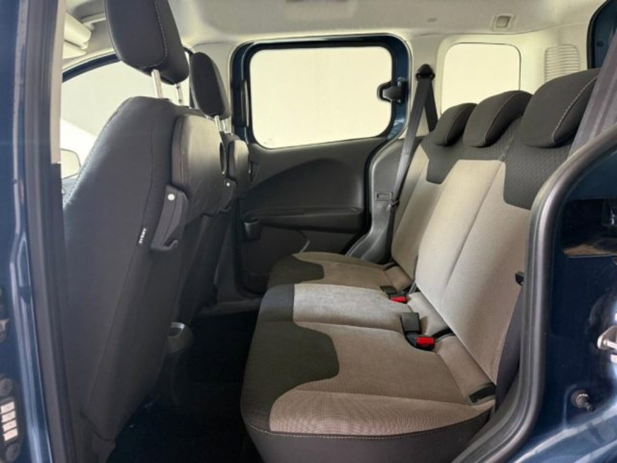 Ford Tourneo Courier 1.0 EcoBoost 100 CV Plus (9)