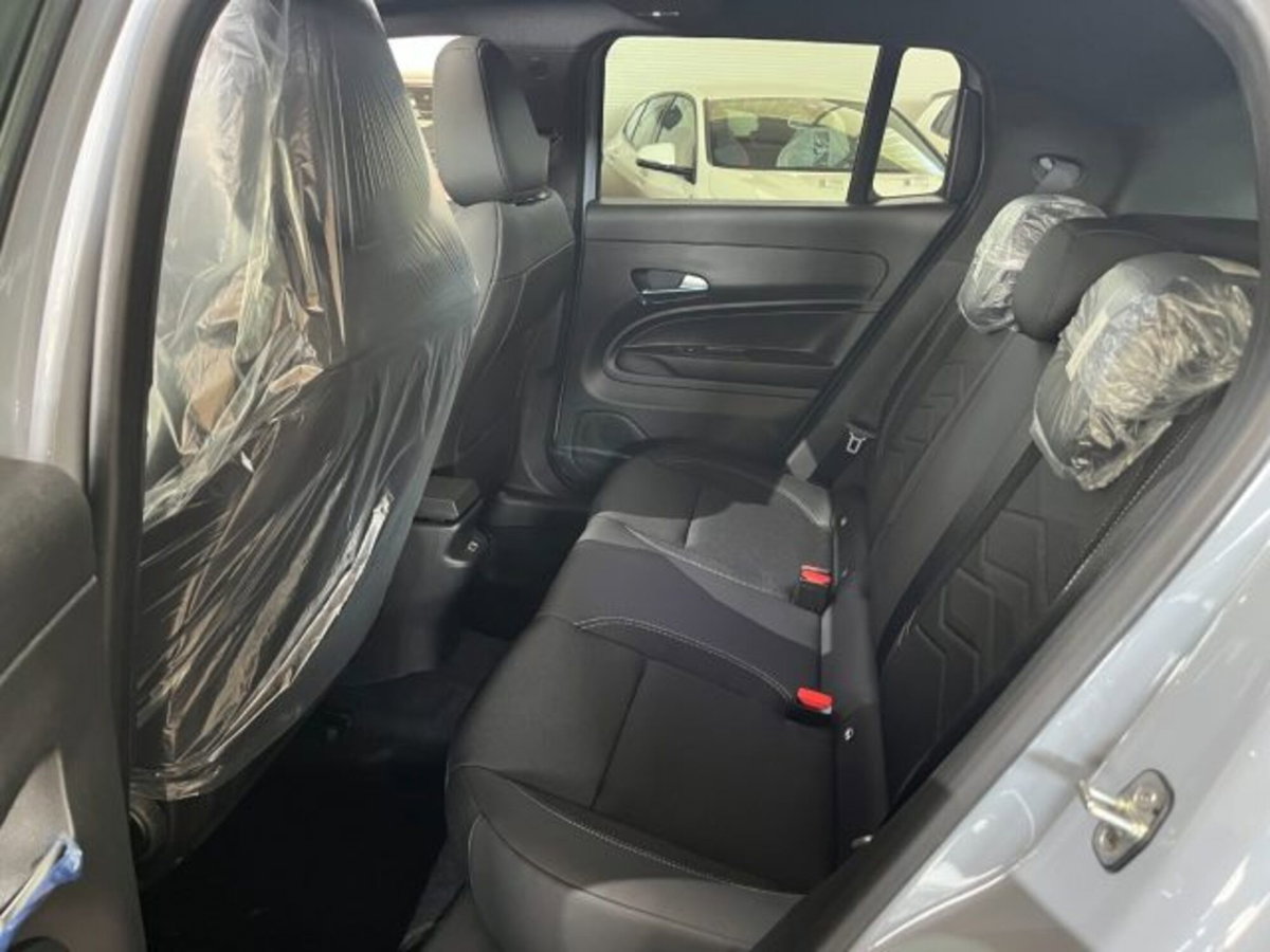 Jeep Avenger 1.2 turbo e-hybrid mhev Summit fwd 110cv edct6 (12)