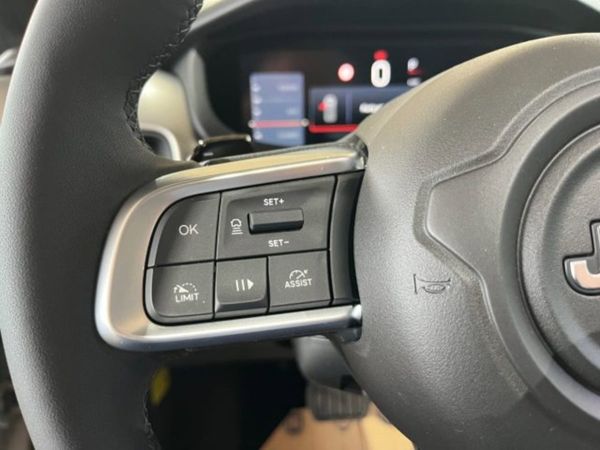 Jeep Avenger 1.2 turbo e-hybrid mhev Summit fwd 110cv edct6 (19)