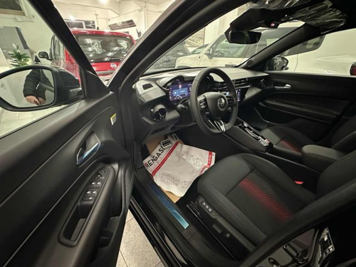 Alfa Romeo Junior 1.2 ibrida Ti 145cv edct6 (11)