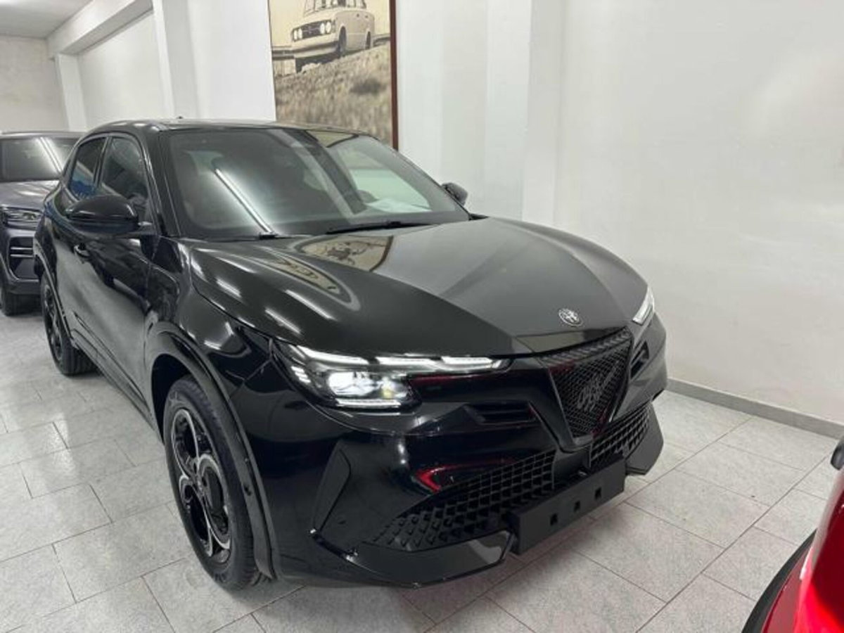 Alfa Romeo Junior 1.2 ibrida Ti 145cv edct6 (2)