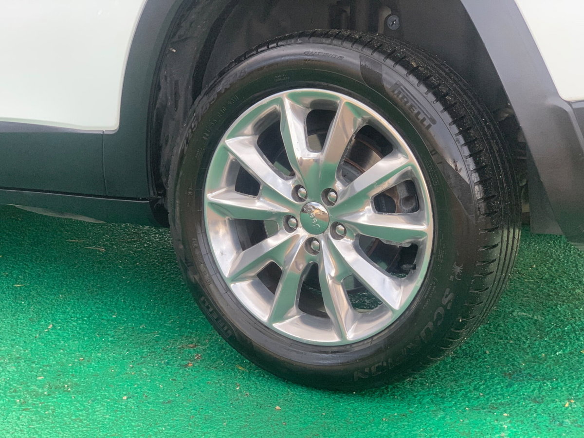 Jeep Cherokee 2.0 Mjt II Limited (5)
