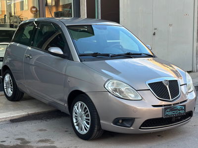 Lancia Ypsilon 1.3 MJT 75 CV Platino