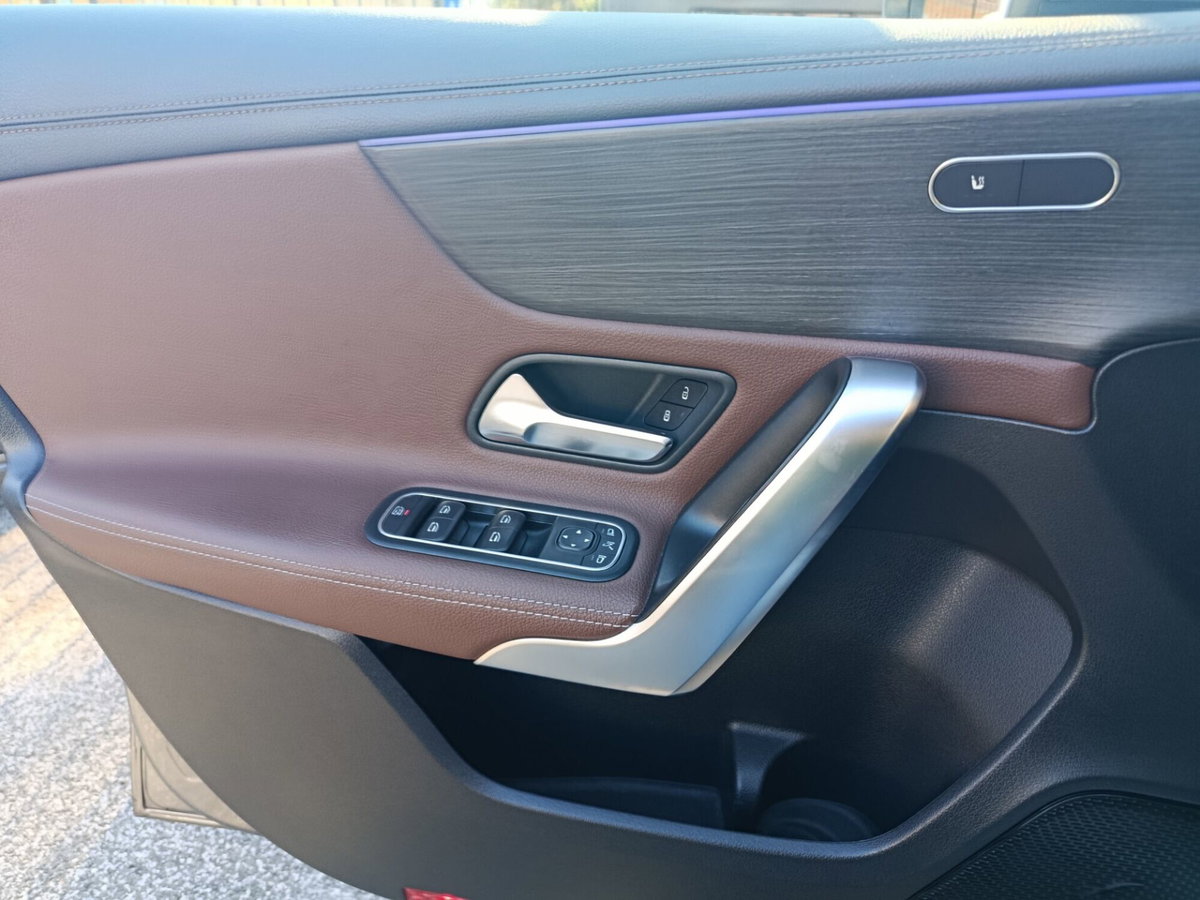 Mercedes-Benz Classe A 220 Automatic Premium (14)