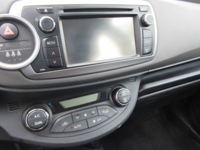 Toyota Yaris 1.0 5 porte Lounge (11)
