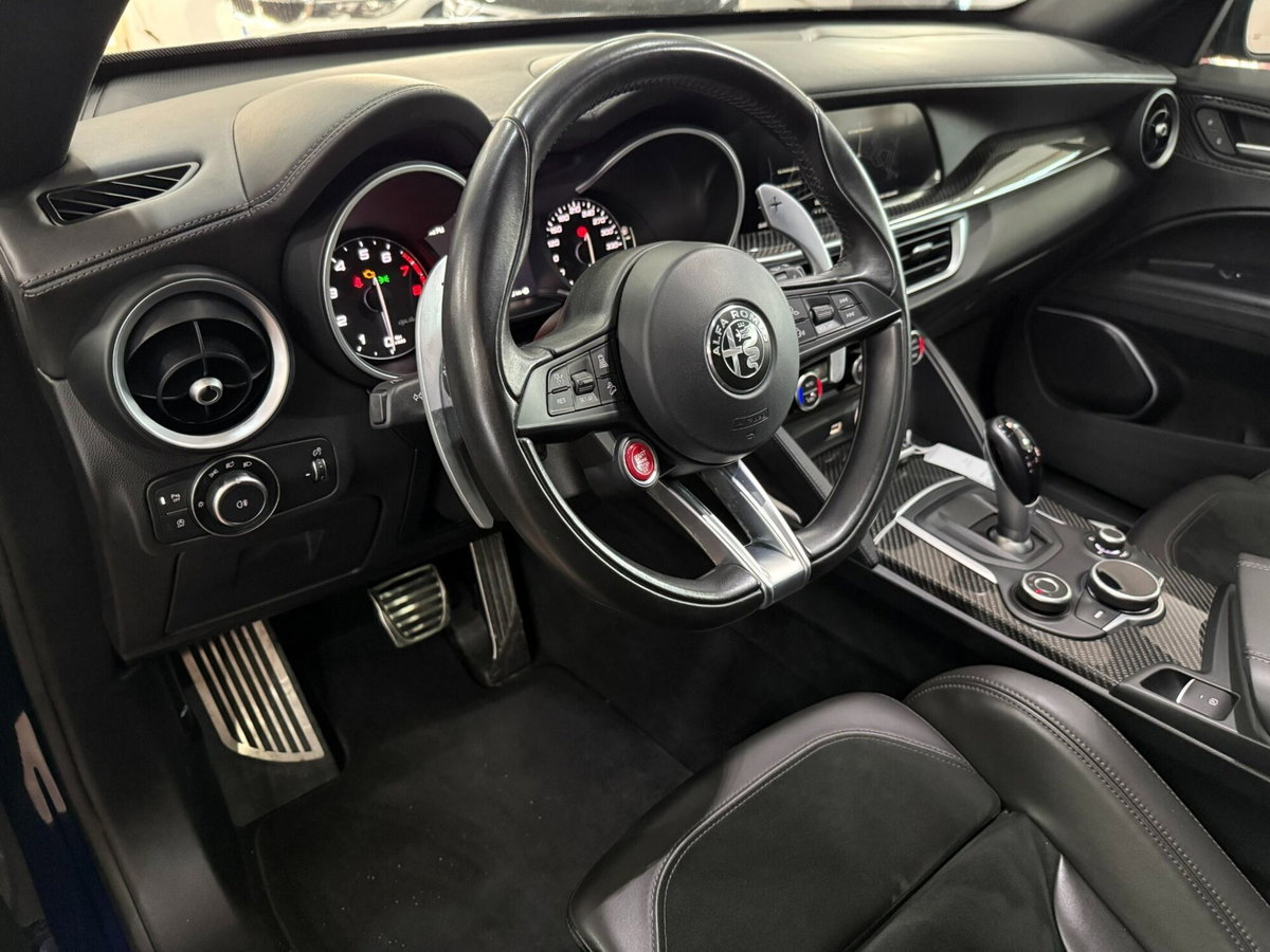 Alfa Romeo Stelvio Stelvio 2.9 Bi-Turbo V6 510 CV AT8 Quadrifoglio (13)