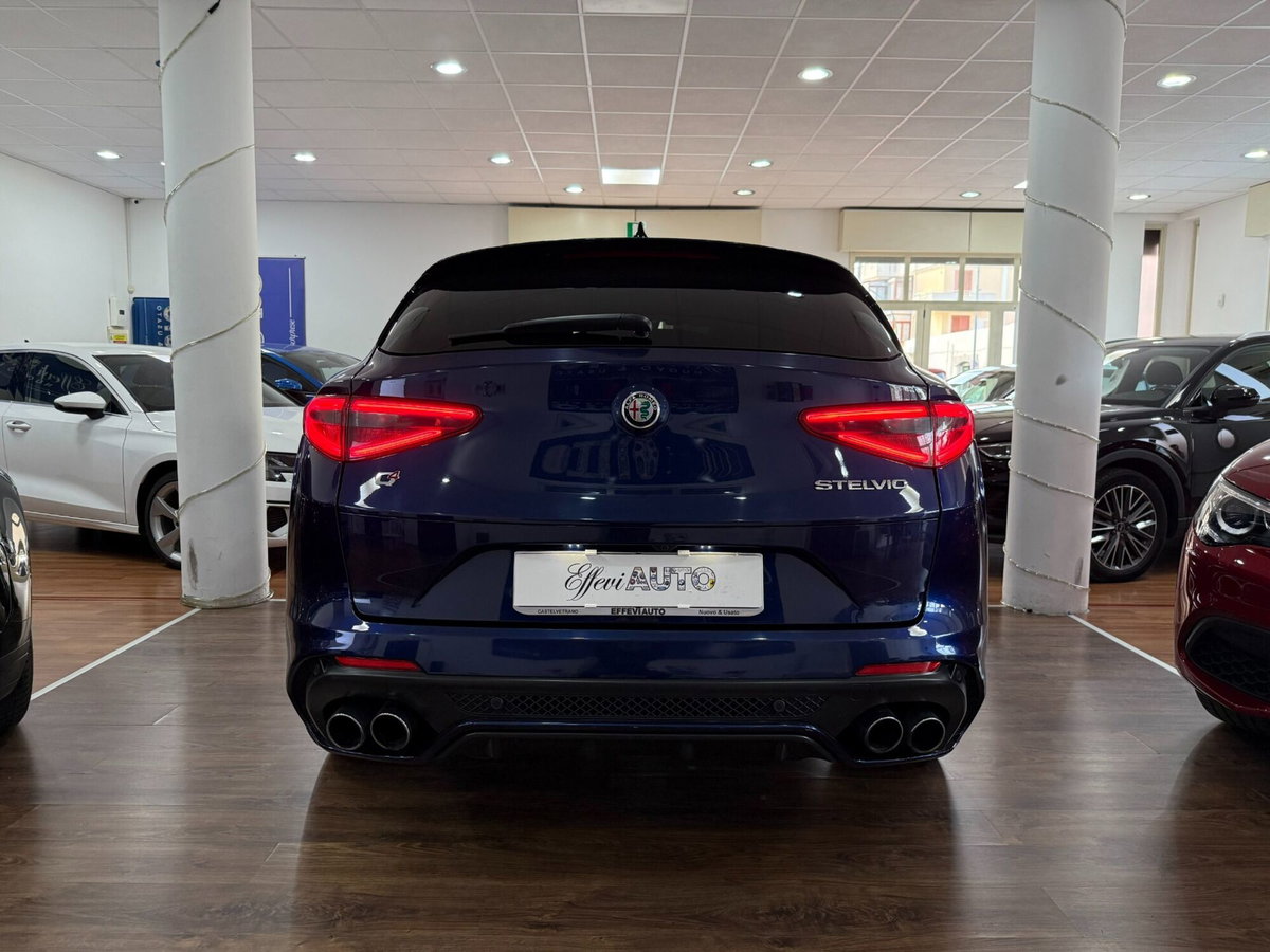 Alfa Romeo Stelvio Stelvio 2.9 Bi-Turbo V6 510 CV AT8 Quadrifoglio (4)