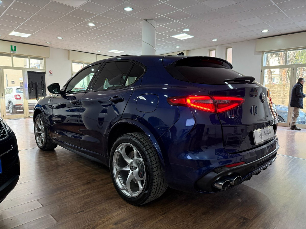 Alfa Romeo Stelvio Stelvio 2.9 Bi-Turbo V6 510 CV AT8 Quadrifoglio (7)