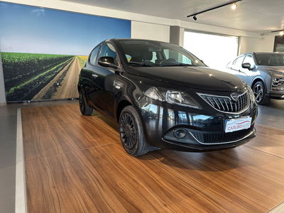 Lancia Ypsilon 1.0 FireFly 5 porte S&S Hybrid Silver Plus usata
